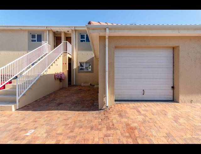 2 BEDROOM APARTMENT SOLD IN BURGUNDY ESTATE